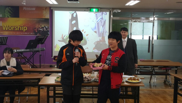 ae94ed7c0292bb0f6af9010b34932cce_1451360